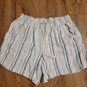 Briggs White Stripped Pull On Shorts Size Large